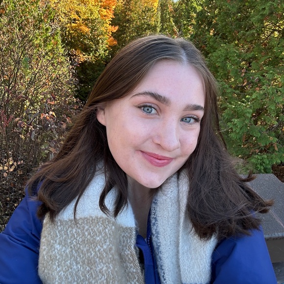 Meet your Posher, Lily - Picture 1 of 1